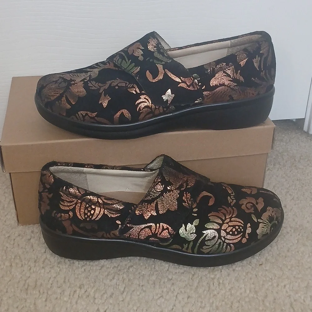 Alegria Lauryn Printed Nubuck Clogs Women's 8/38